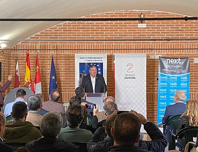 El presidente de la Diputación, Javier Faúndez Domínguez, inaugura el taller 