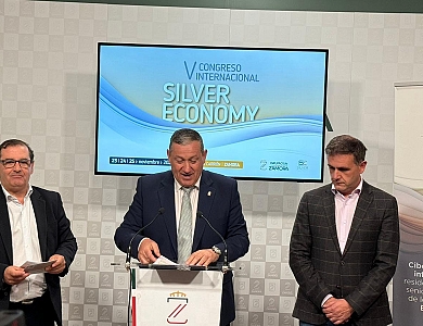 El presidente de la Diputación, Javier Faúndez, durante la presentación