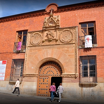 RESIDENCIA DE NUESTRA SEÑORA DE LA PIEDAD Y SAN JOSÉ