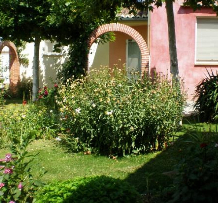 RESIDENCIA EL ALMENDRO